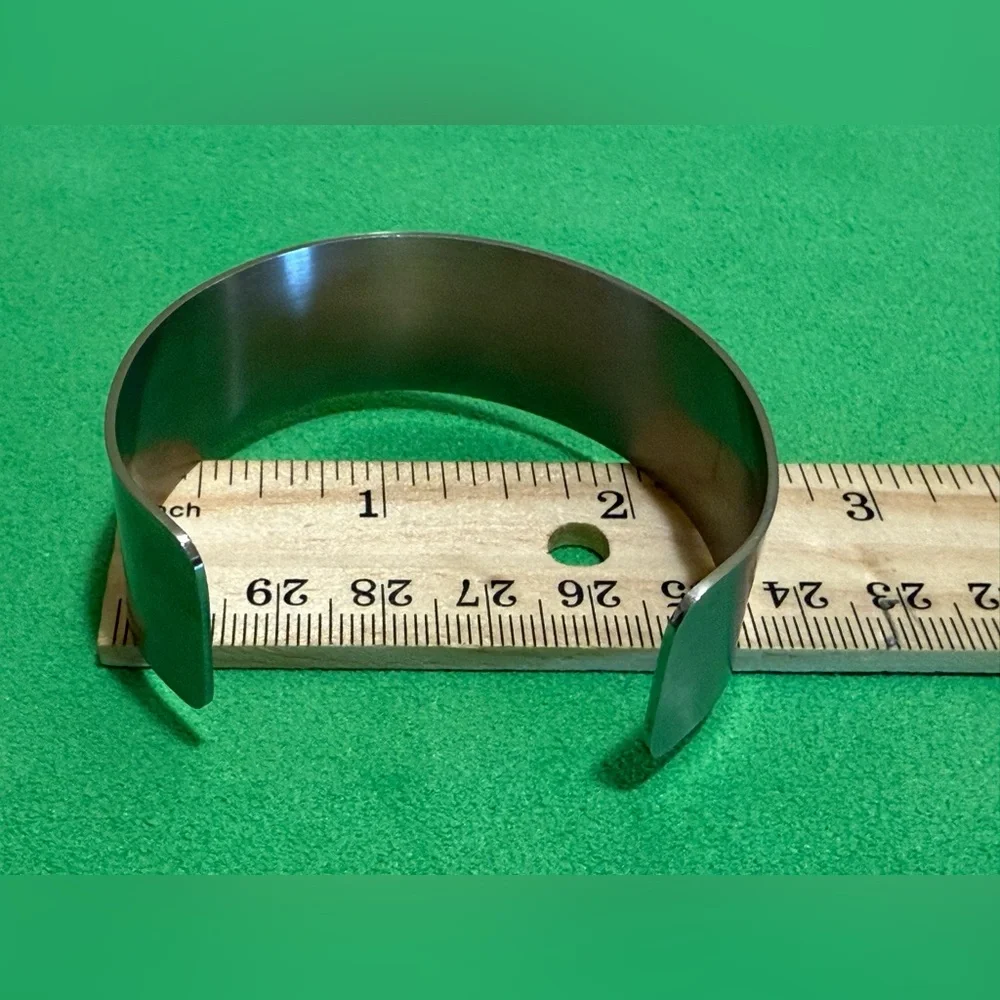 Venus at Fleur Cuff